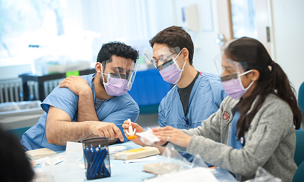 Students participate in a Learning Lab class with Dr Phitayakorn Students participate in a Learning Lab class with Dr Phitayakorn